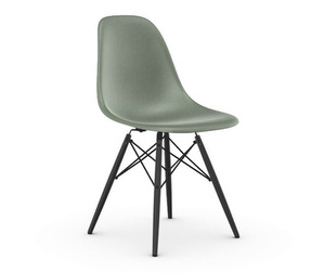Eames DSW Fiberglass -tuoli, sea foam green/musta vaahtera