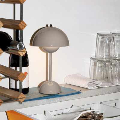 Flowerpot VP9 Table Lamp