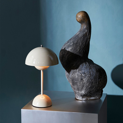 Flowerpot VP9 Table Lamp