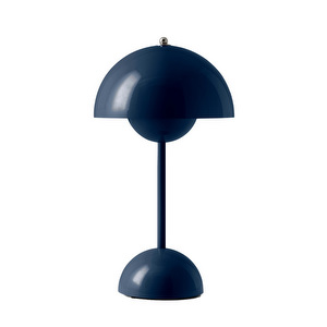Flowerpot VP9 -pöytävalaisin, steel blue, ladattava