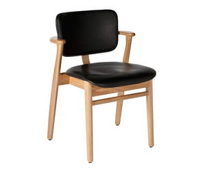 Domus-tuoli, lakattu tammi/musta nahka