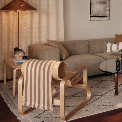 Bench 153B