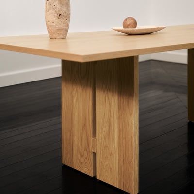 Axo Dining Table
