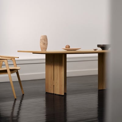 Axo Dining Table