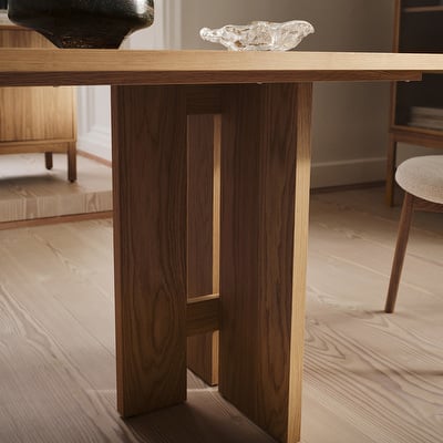 Axo Dining Table