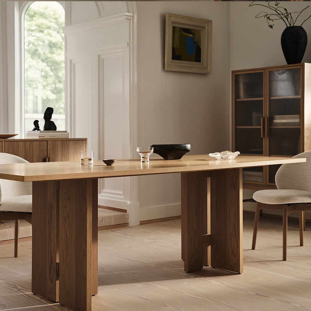 Axo Dining Table