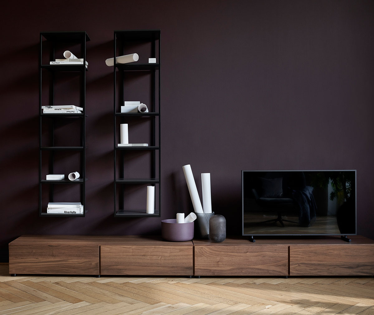 BoConcept Bordeaux Wall Shelf, Grey / Matt Black | Vepsäläinen