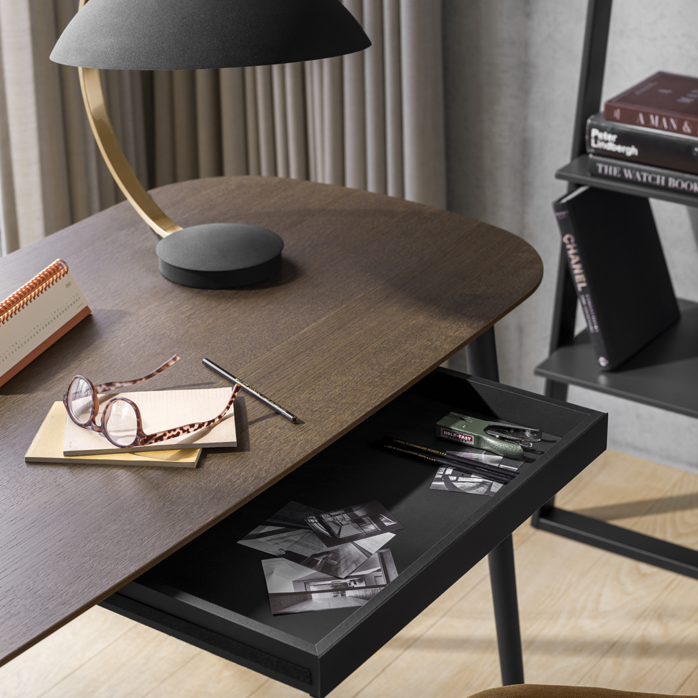 BoConcept Kingston Desk, Dark Oak | Vepsäläinen