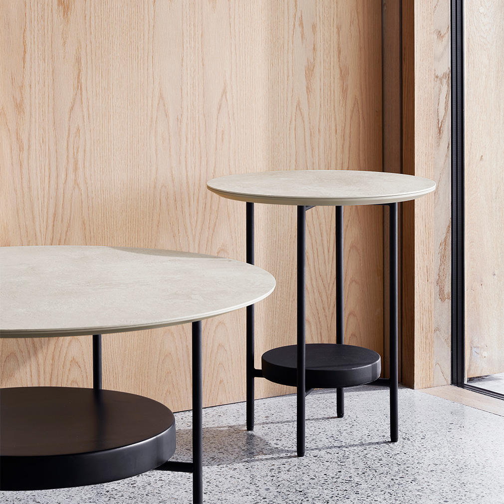 BoConcept Madrid Side Table, Brown Ceramic / Black | Vepsäläinen