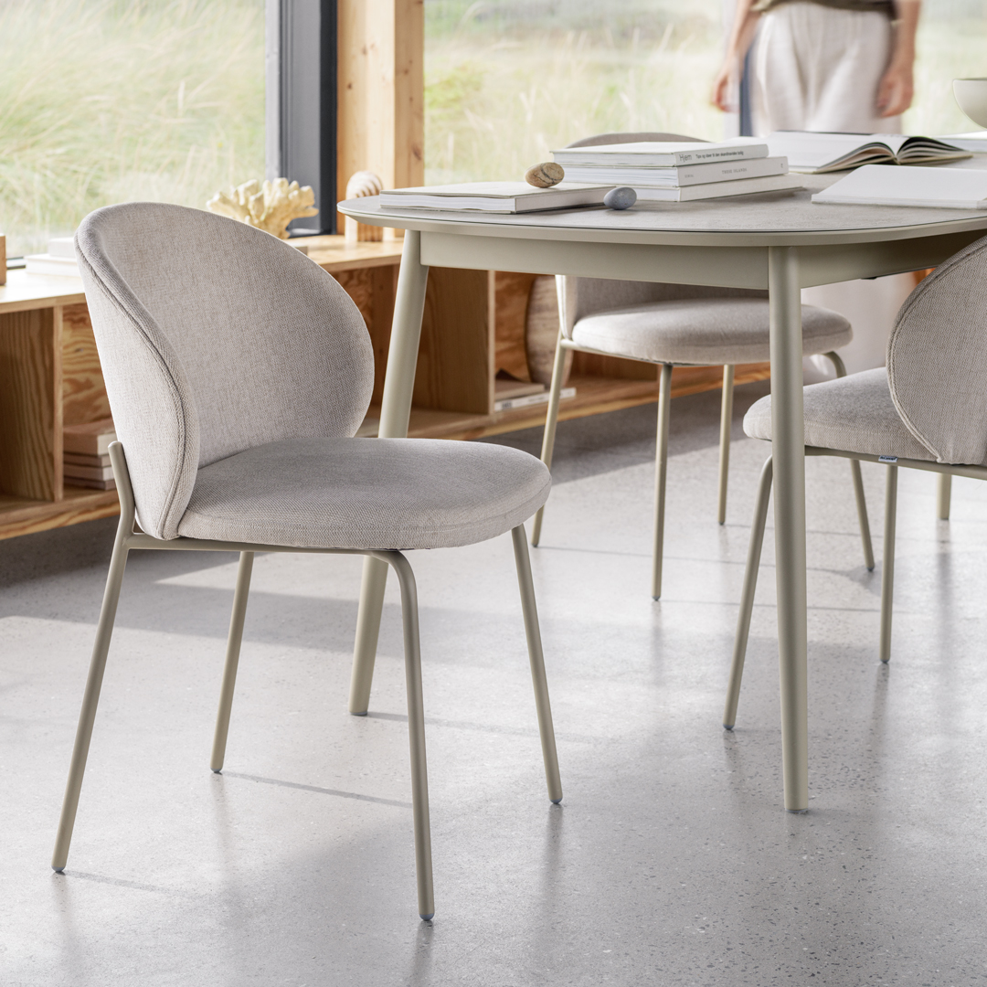 ボーコンセプト BoConcept オブジェ　リング　北欧 BoConcept Princeton Chair, Bristol Fabric 3063 Beige | Vepsäläinen