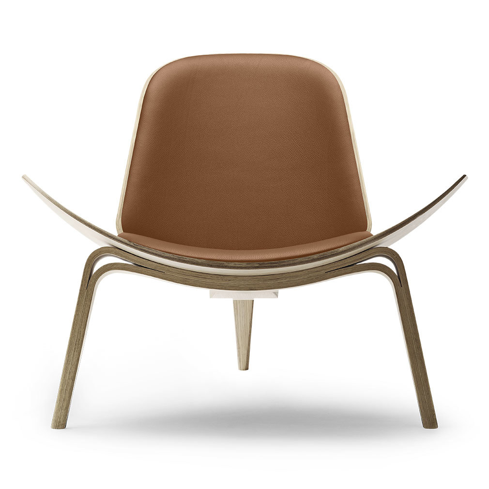 Carl Hansen & Søn CH07-nojatuoli valkoöljytty tammi/keskiruskea nahka