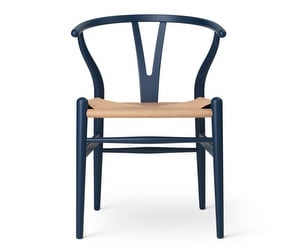 CH24 Wishbone -tuoli, Soft Blue, luonnollisenvärinen istuin