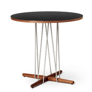 Embrace Dining Table, Oiled Walnut / Black, ø 80 cm