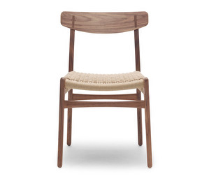 CH23 Chair, Oiled Walnut / Natural