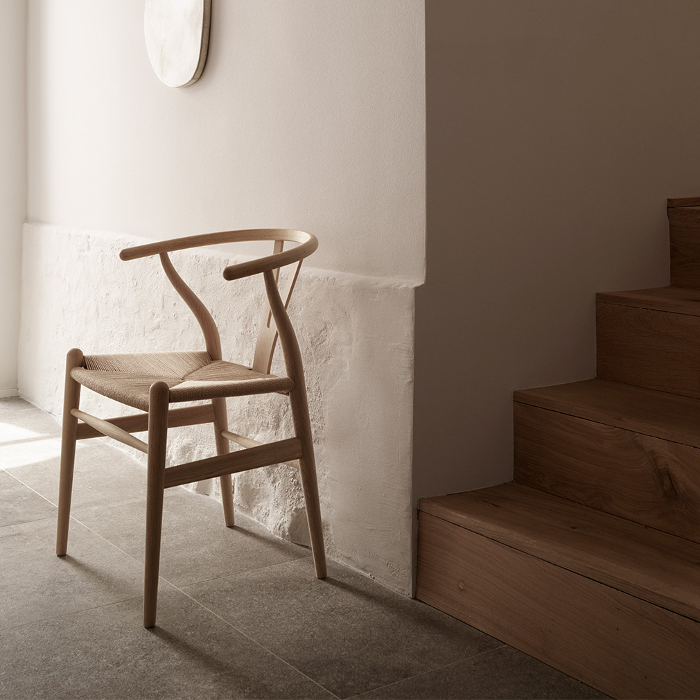Carl Hansen & Søn CH24 Wishbone Chair, Soaped Oak | Vepsäläinen