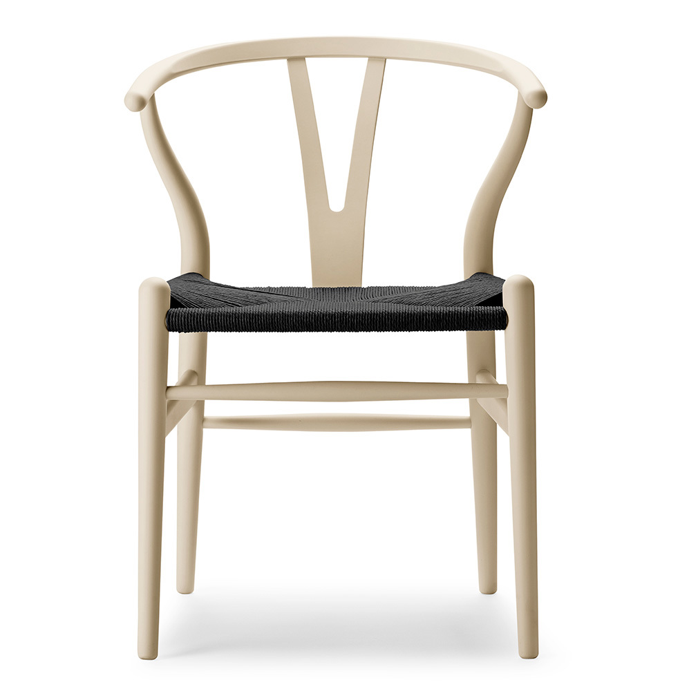 Carl Hansen & Søn CH24 Wishbone -tuoli soft Barley, musta istuin