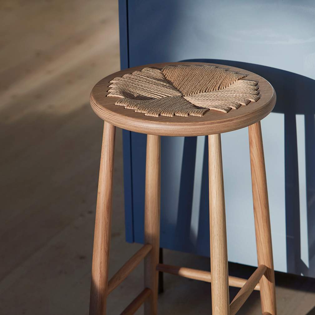 J165C Stool