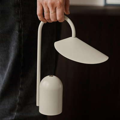 Arum Portable -pöytävalaisin