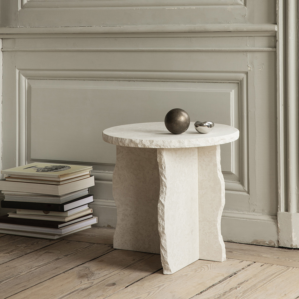 Mineral Sculptural -sivupöytä