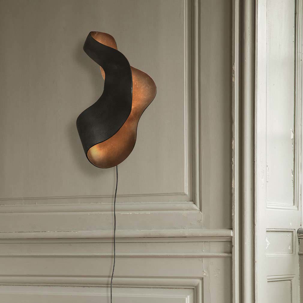 Oyster Wall Lamp
