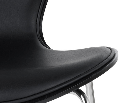 Chair 3107, “Series 7”