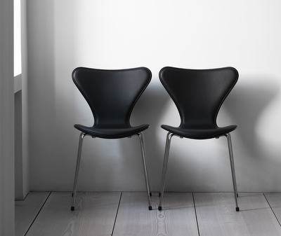 Chair 3107, “Series 7”