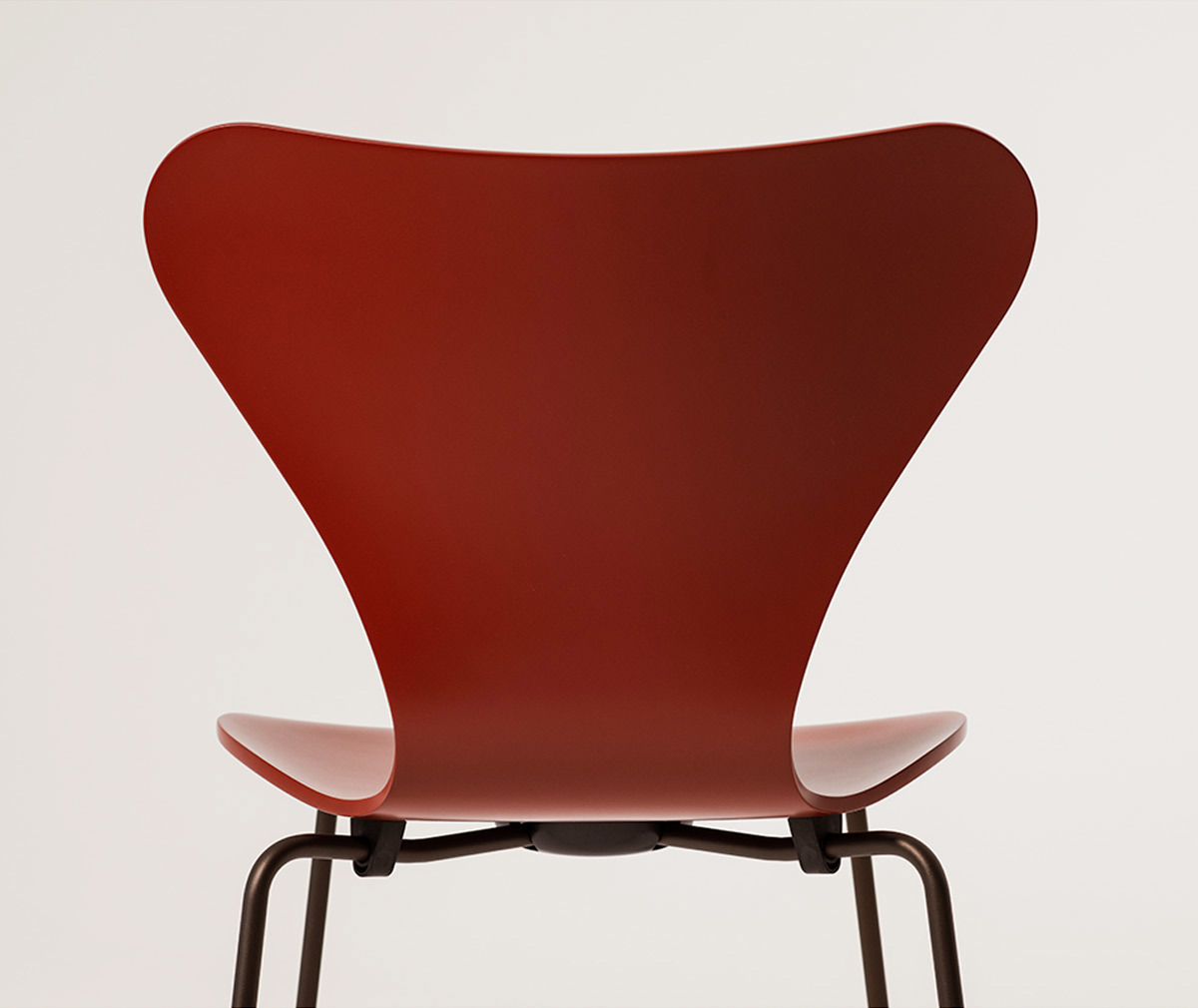 Chair 3107, “Series 7”