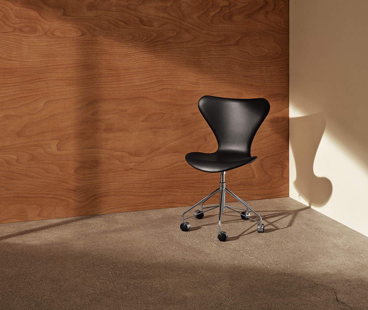 Office Chair 3117, “Series 7”