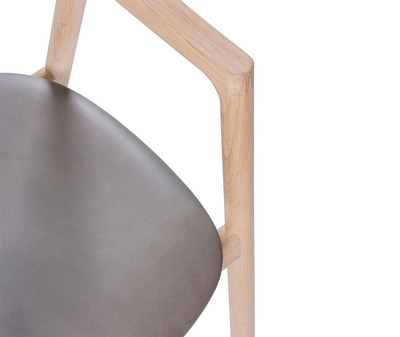 Muna Chair