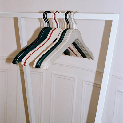 Loop Stand Wardrobe -vaaterekki