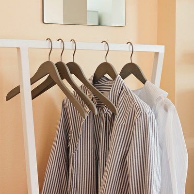 Loop Stand Wardrobe -vaaterekki
