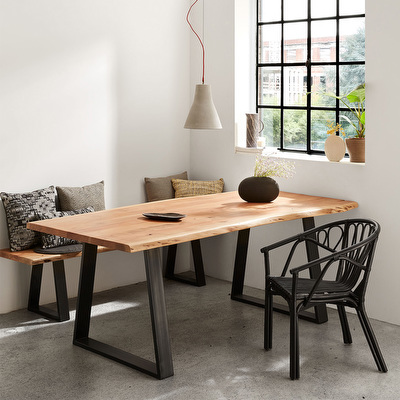 Alaia Dining Table