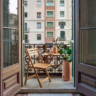 Amarilis Balcony Table