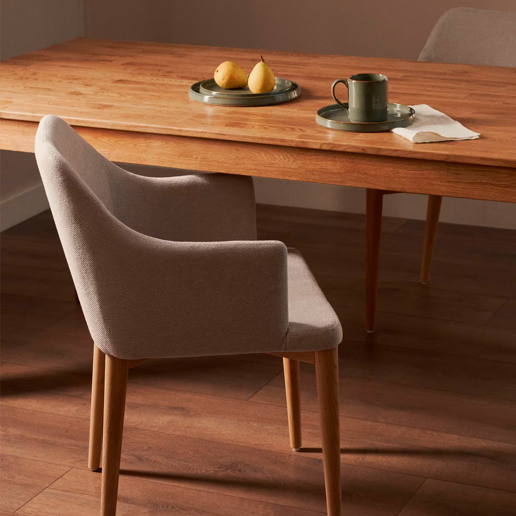 Isbel Extendable Dining Table