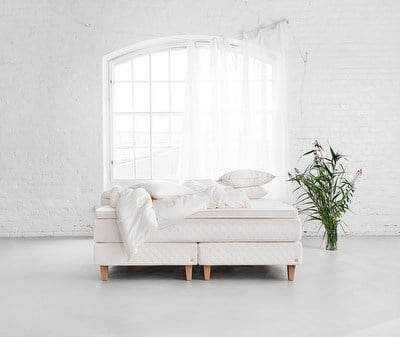 Hilja Continental Bed