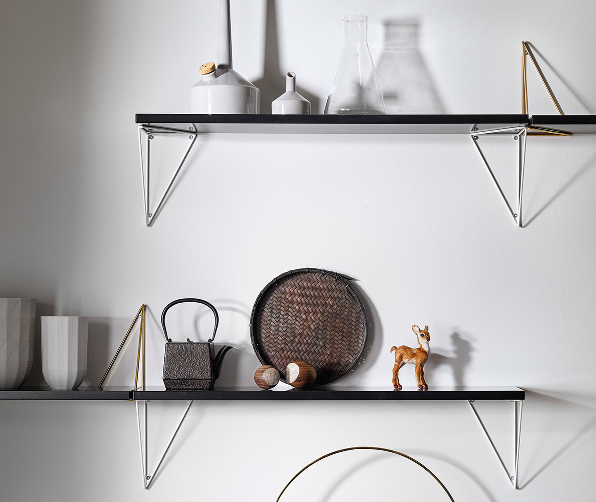 PYTHAGORAS SHELF ピタゴラスシェルフ➕ ブラックブラケット Maze | メイズ からのPythagoras シェルフ 60 cm - NordicNest.jp