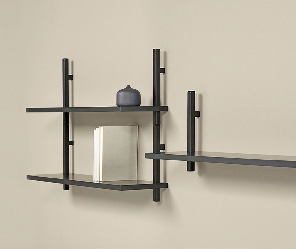 Sola Shelf