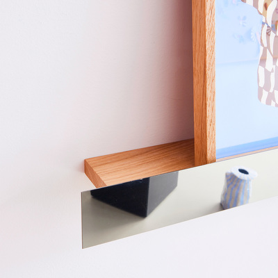 Gallery-seinähylly