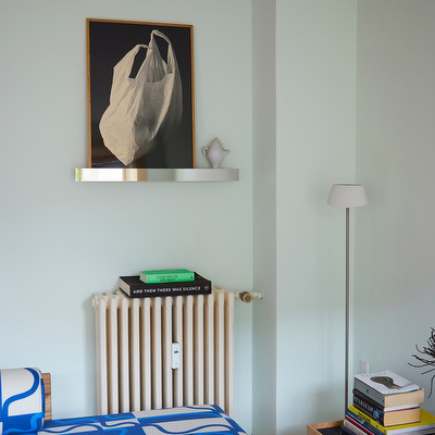 Gallery-seinähylly