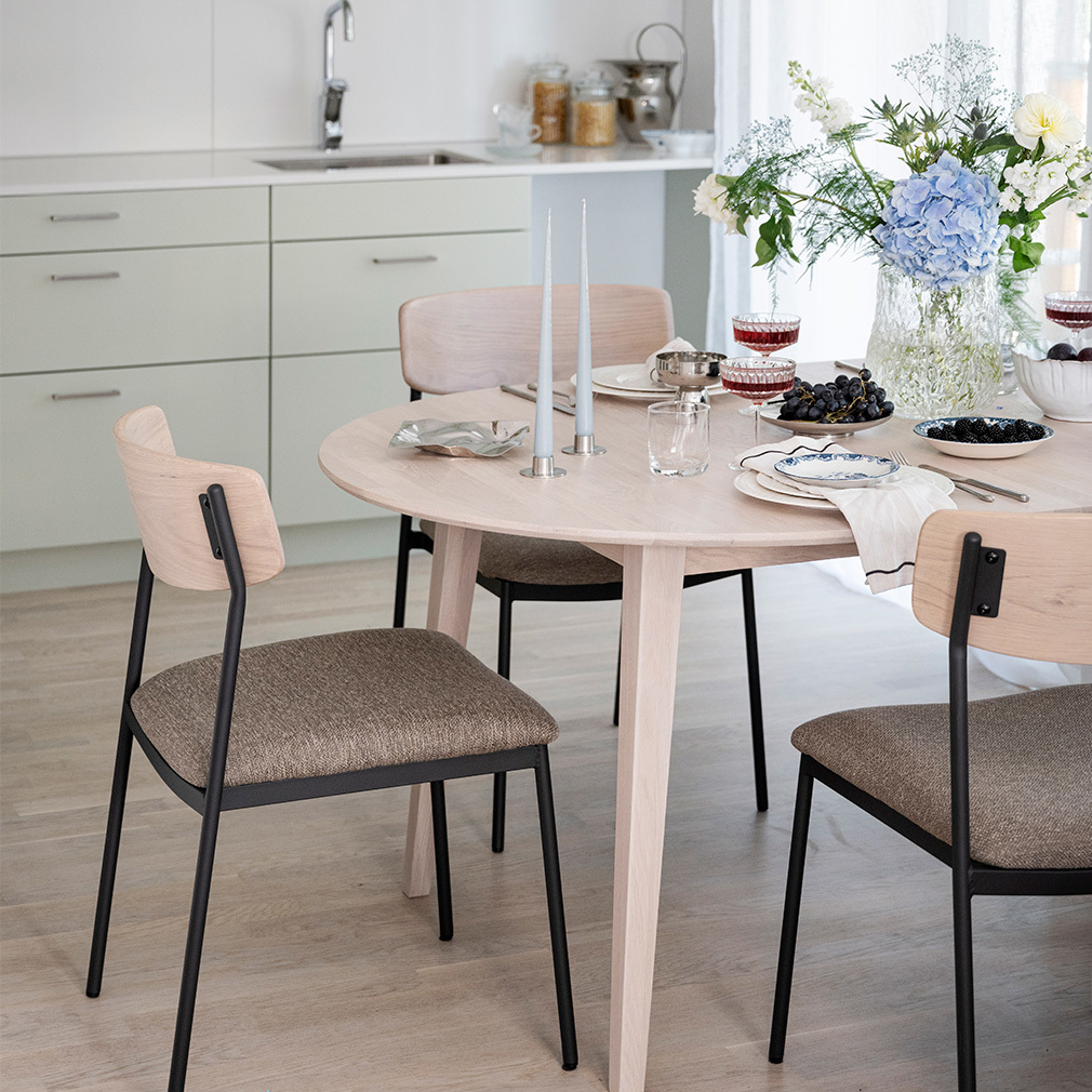 Filippa- jatkettava ruokapöytä