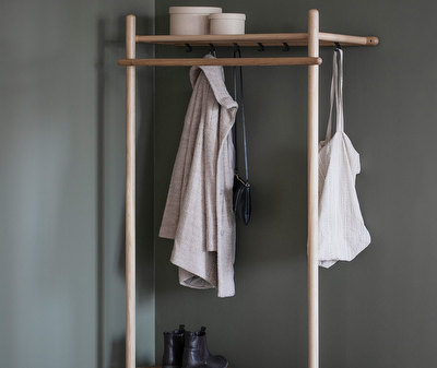 Milford Clothes Hanger