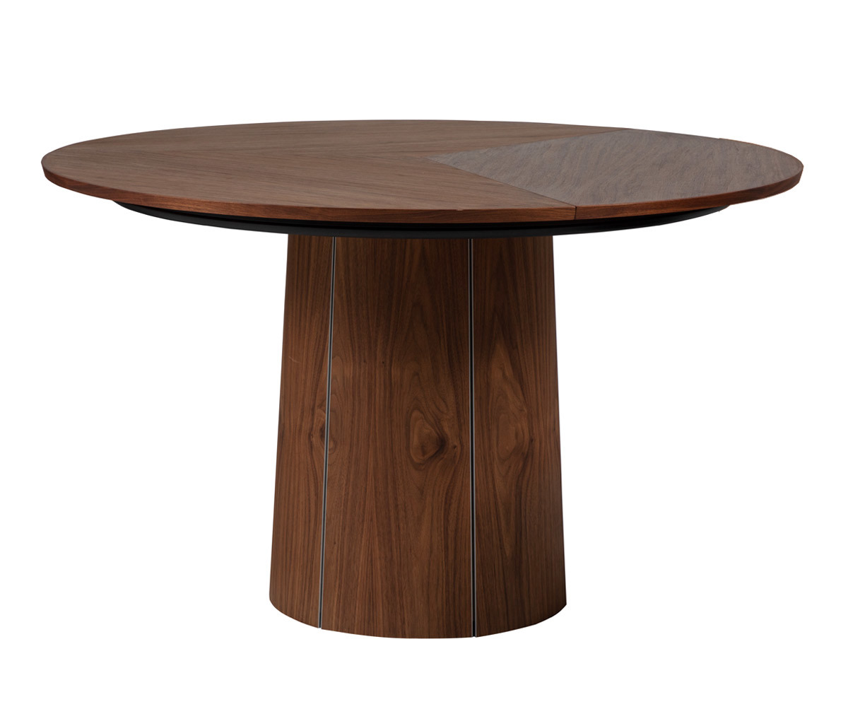 Skovby Extendable Dining Table #33 Oiled Walnut Veneer, ø 123–149 cm, .