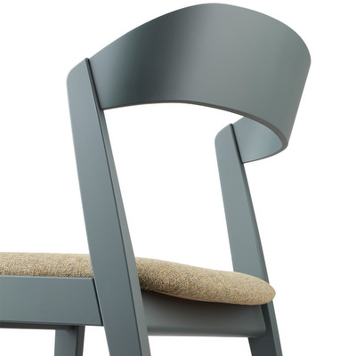 #825 Chair