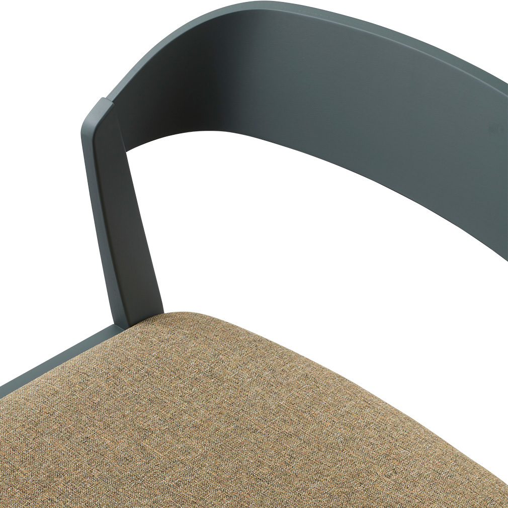 #825 Chair