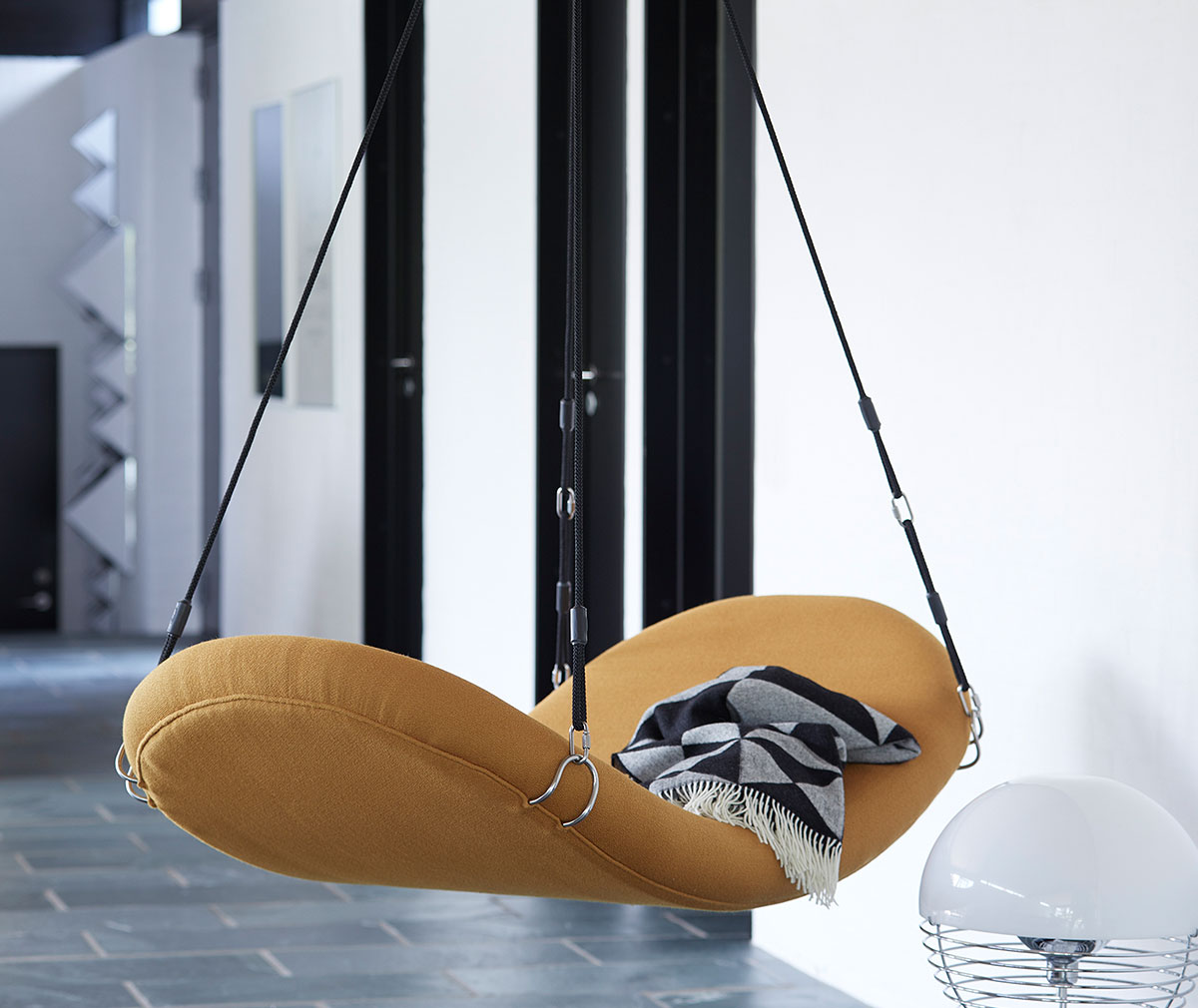 Verpan Flying Chair Hallingdal Fabric Orange Veps l inen