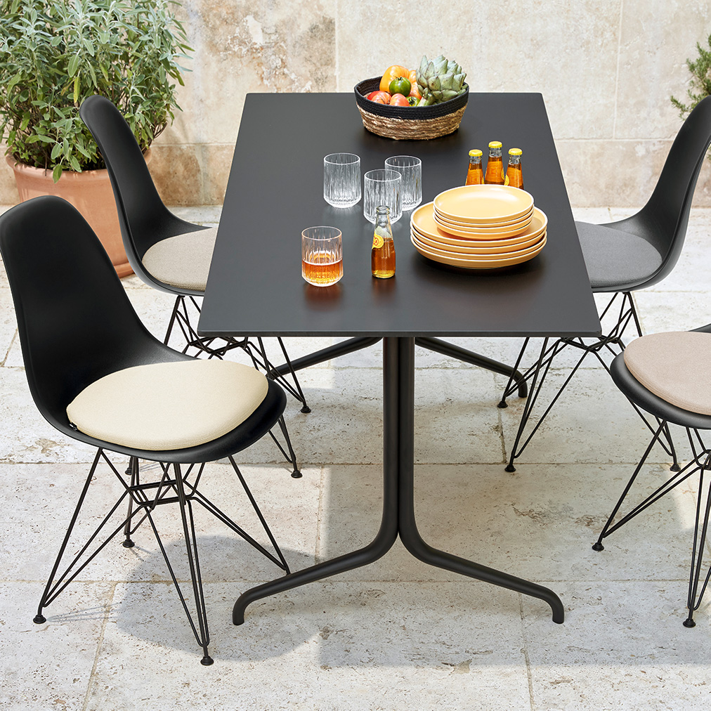 Vitra Belleville Outdoor Table Black Vepsalainen