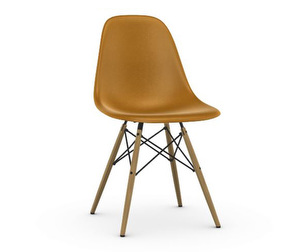 Eames DSW Fiberglass Chair, Ochre Dark/Golden Maple