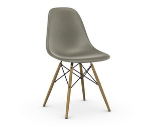 Eames DSW Fiberglass Chair, Raw Umber/Golden Maple