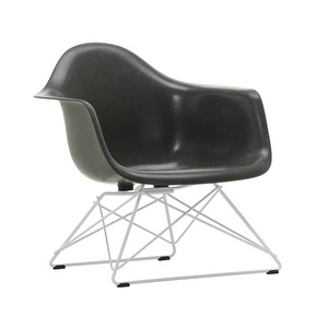 Eames LAR Fiberglass -tuoli, elephant grey/valkoinen