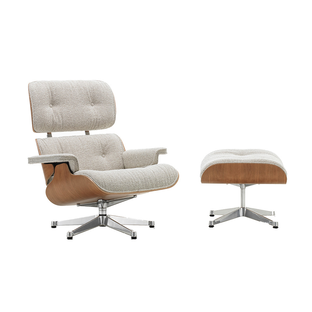 Eames Lounge -nojatuoli ja rahi